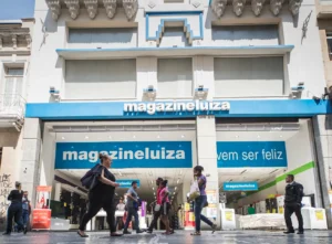 Magazine Luiza compra escola digital de negócios ComSchool