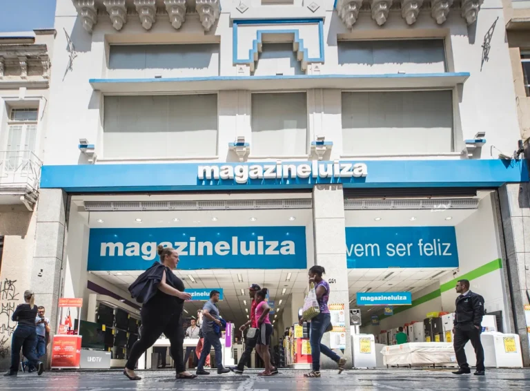 Magazine Luiza compra escola digital de negócios ComSchool